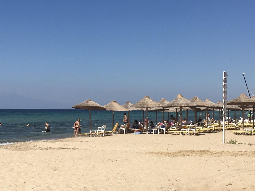 Am Beach House Неа Мудания Екстериор снимка